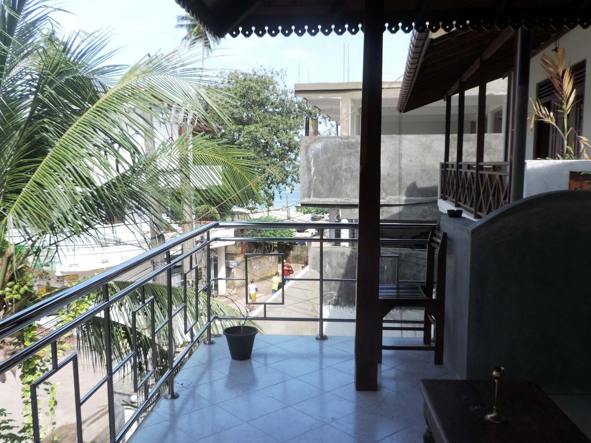 Primrose Guest House Unawatuna Exteriör bild