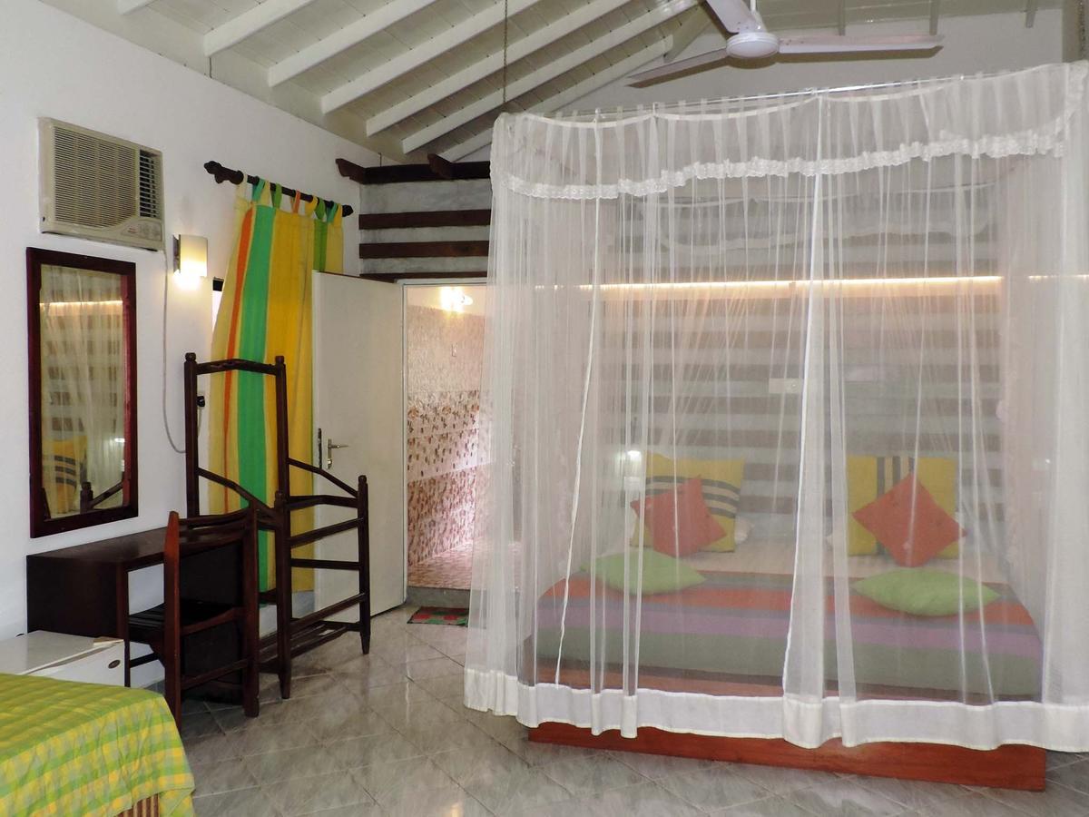 Primrose Guest House Unawatuna Exteriör bild