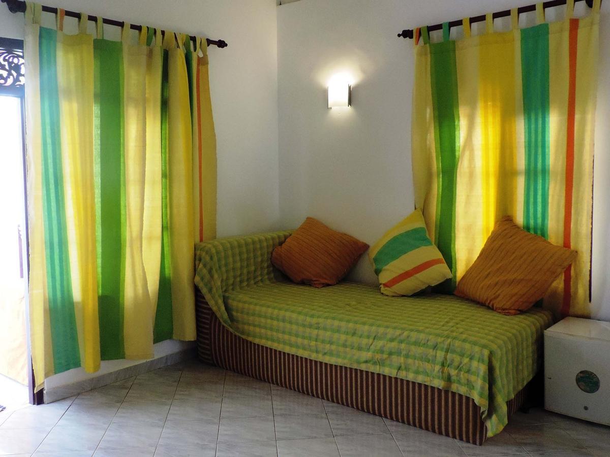 Primrose Guest House Unawatuna Exteriör bild