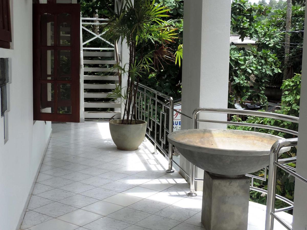 Primrose Guest House Unawatuna Exteriör bild