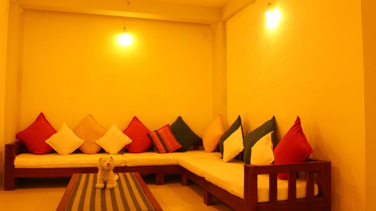 Primrose Guest House Unawatuna Exteriör bild