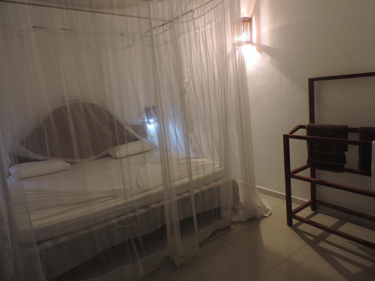 Primrose Guest House Unawatuna Exteriör bild