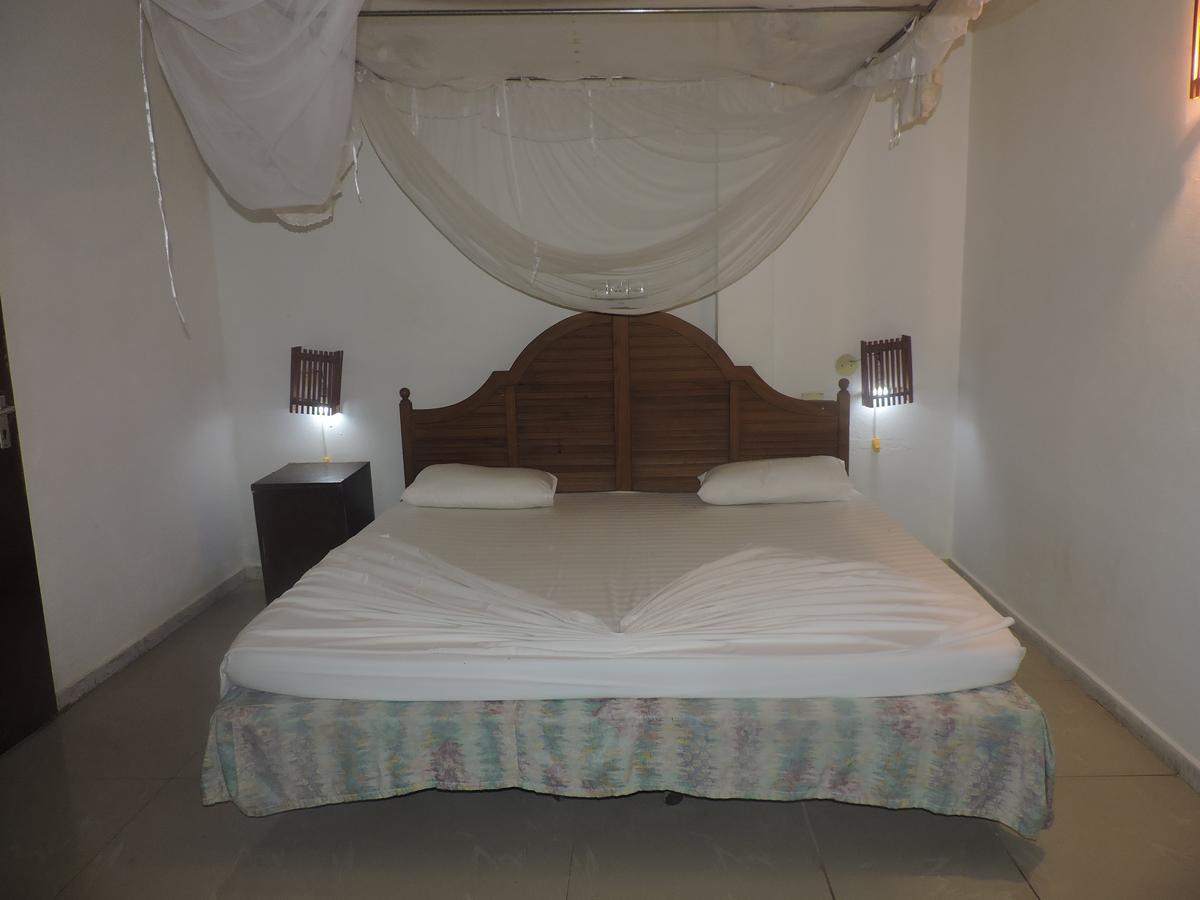 Primrose Guest House Unawatuna Exteriör bild