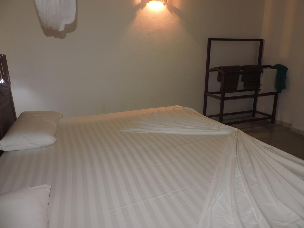 Primrose Guest House Unawatuna Exteriör bild